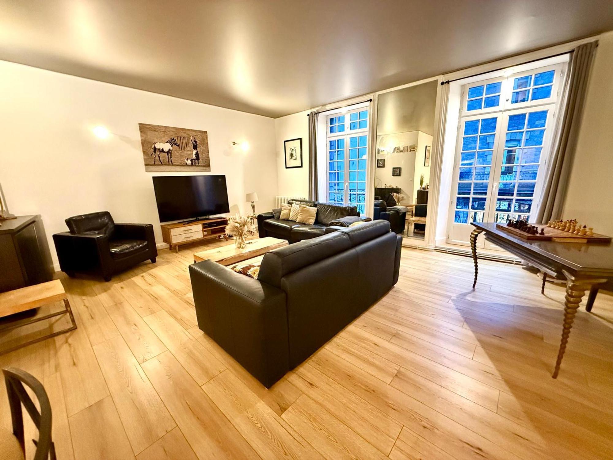 Duplex'Po Apartment Динан Екстериор снимка