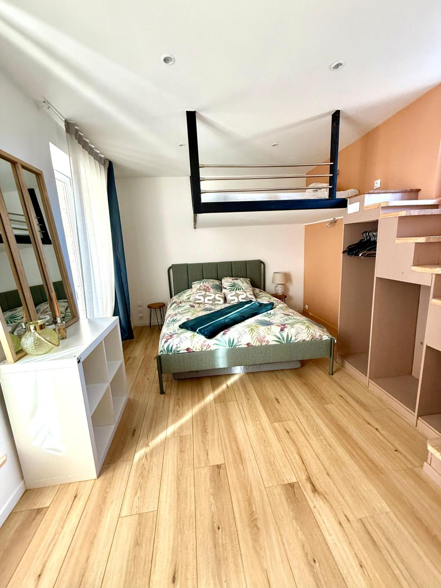 Duplex'Po Apartment Динан Екстериор снимка