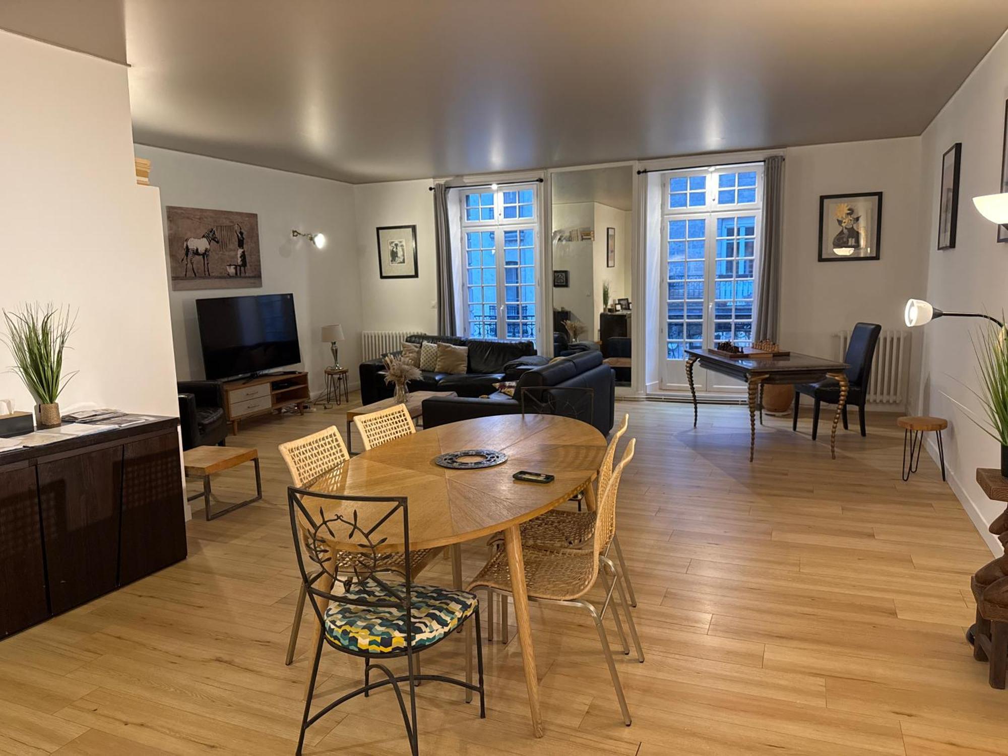 Duplex'Po Apartment Динан Екстериор снимка